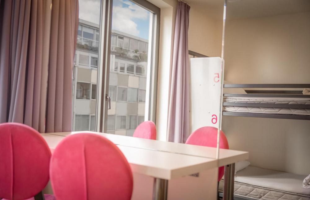 6 cama habitación compartida - Solamente mujeres - Standard - Baño privado