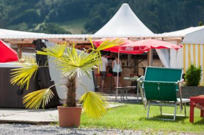 El bar del Tent Village Image