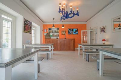 Bar Image