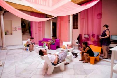 Zona Común White Nest Image