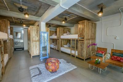 dormitorio femenino Image