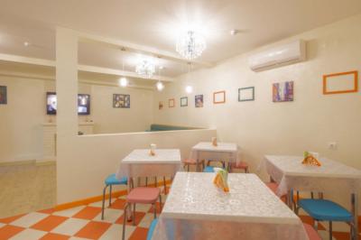 Salón y cocina Image