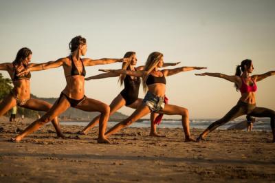 Yoga en la playa Image